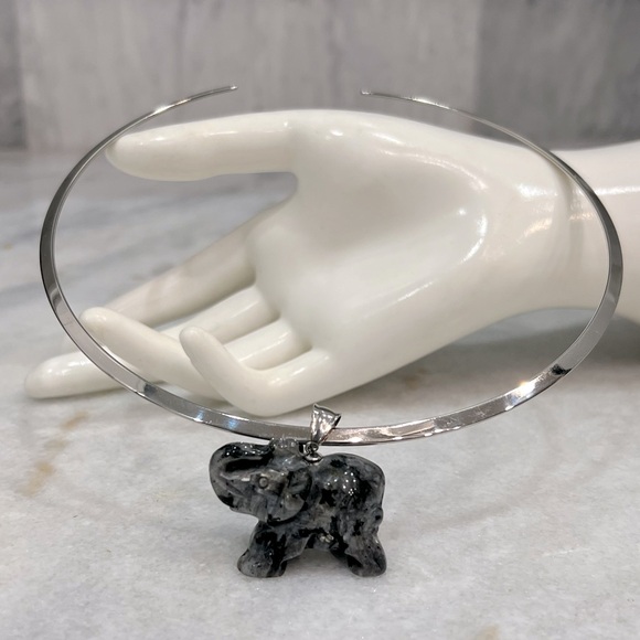 Jewelry - Malagasy Black Labradorite Elephant Pendant Silver 16” Collar Choker